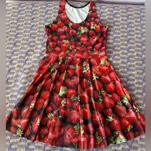 ✨Blackmilk strawberry dress, long torso, size L.